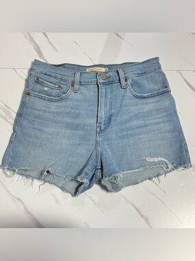 Levis women’s  High Waist Denim Cutoff Shorts size 28